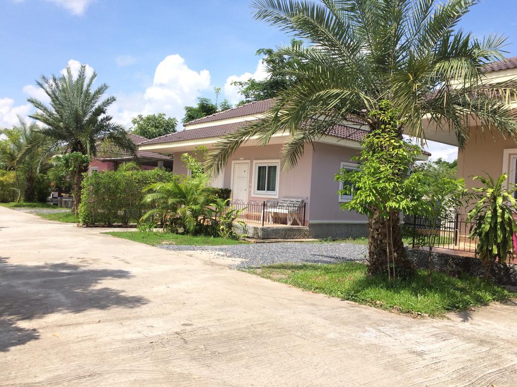 Nadee resort Udon Thani Buitenkant foto