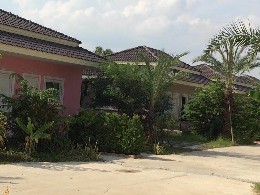 Nadee resort Udon Thani Buitenkant foto