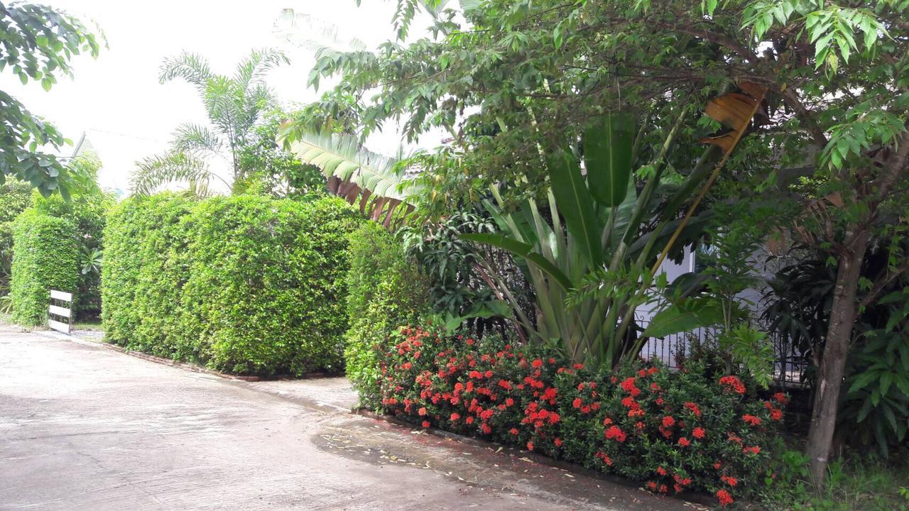 Nadee resort Udon Thani Buitenkant foto